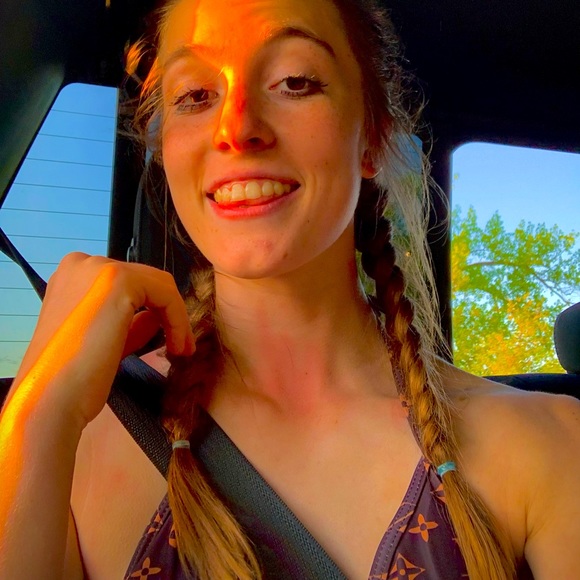 Meet your Posher, Ariel - Picture 1 of 1